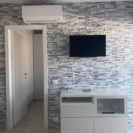 Appartamento Incantevole 300M Dal Mare リニャーノ・サッビアドーロ エクステリア 写真